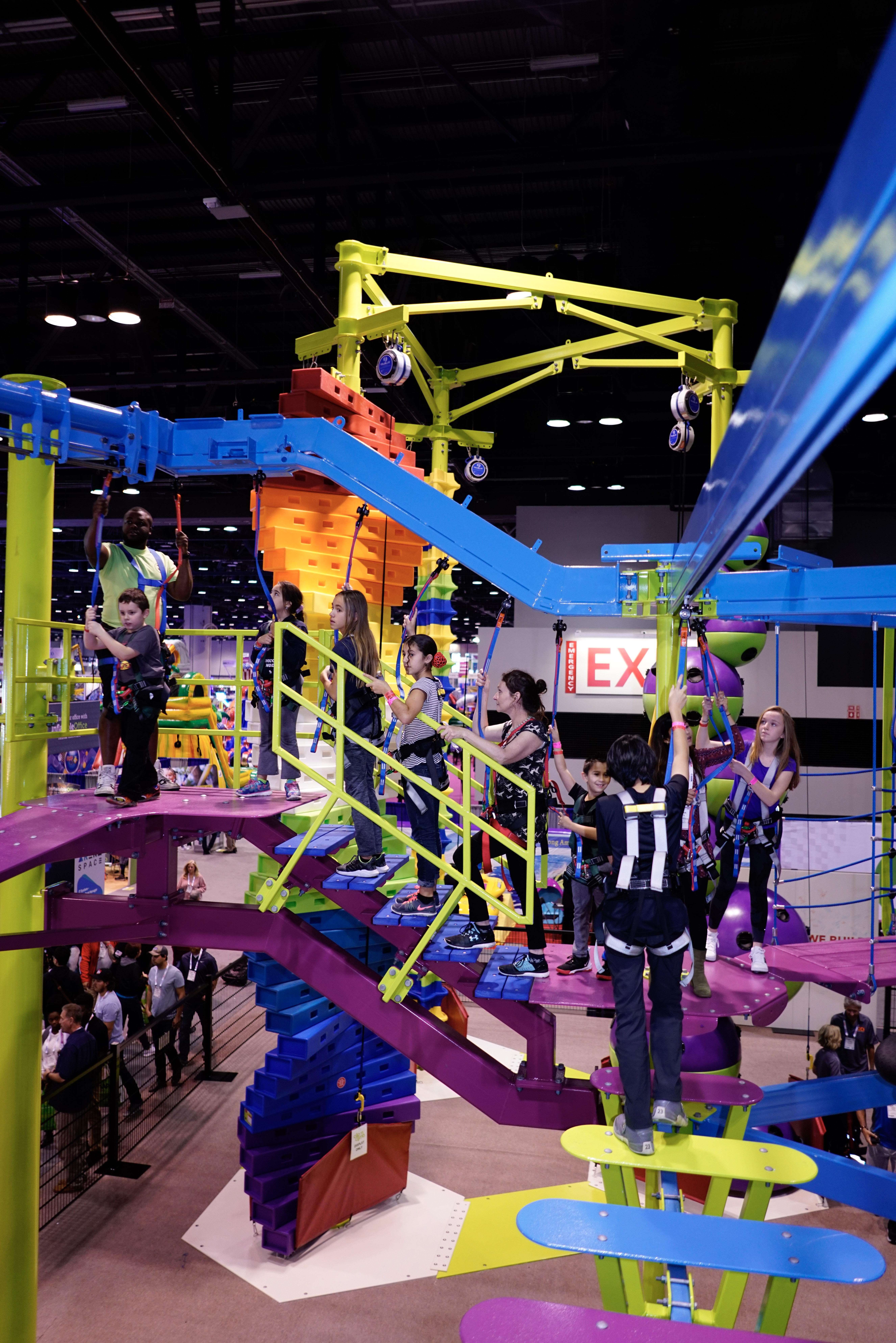 Sky-Trail-big-group-of-participants-with-parent-and-Operator-IAAPA-2019